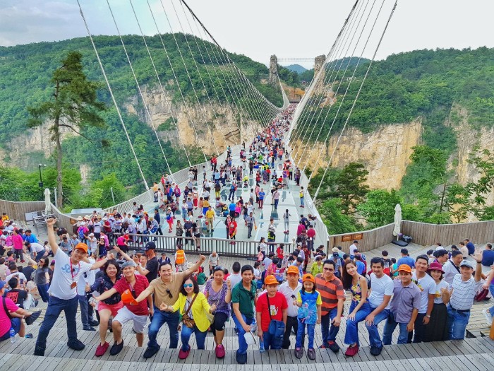 Lung linh đêm Phượng Hoàng Cổ trấn, cầu treo Trương Gia Giới