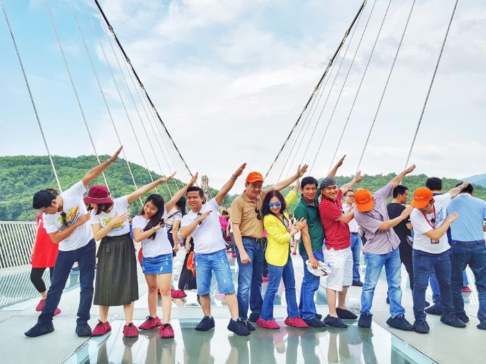 Lung linh đêm Phượng Hoàng Cổ trấn, cầu treo Trương Gia Giới