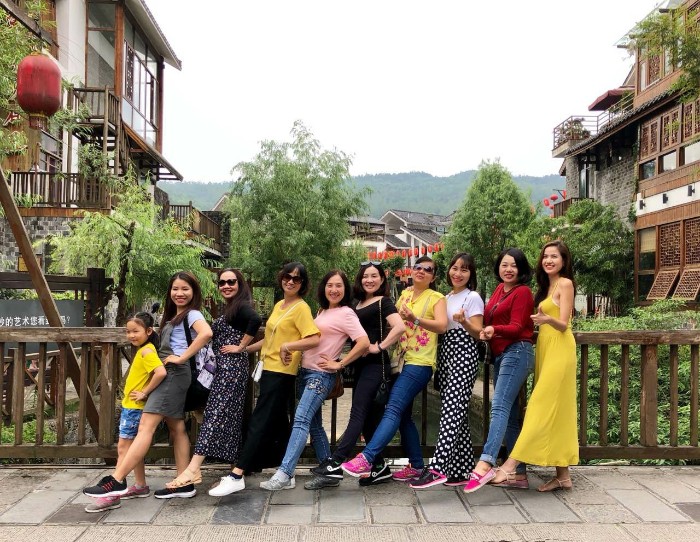 Lung linh đêm Phượng Hoàng Cổ trấn, cầu treo Trương Gia Giới