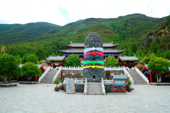 NGỌC THỦY TRẠI VÀ NỮ THẦN THIÊN NHIÊN