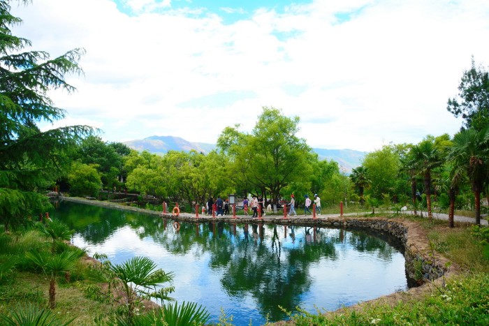 NGỌC THỦY TRẠI VÀ NỮ THẦN THIÊN NHIÊN