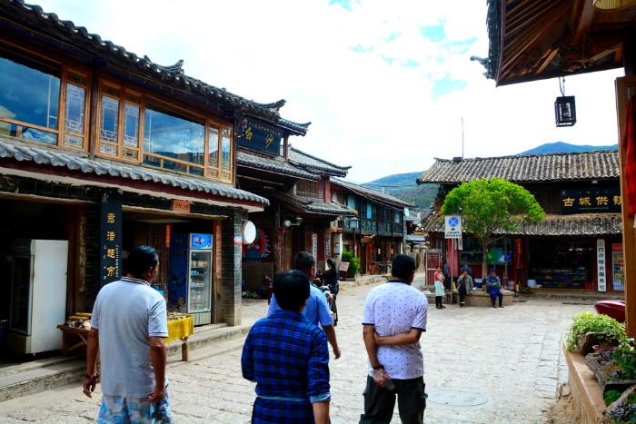 NGỌC THỦY TRẠI VÀ NỮ THẦN THIÊN NHIÊN