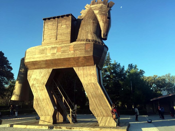 KHÁM PHÁ THỔ NHĨ KỲ VÀ XỨ SỞ NGỰA THÀNH TROY