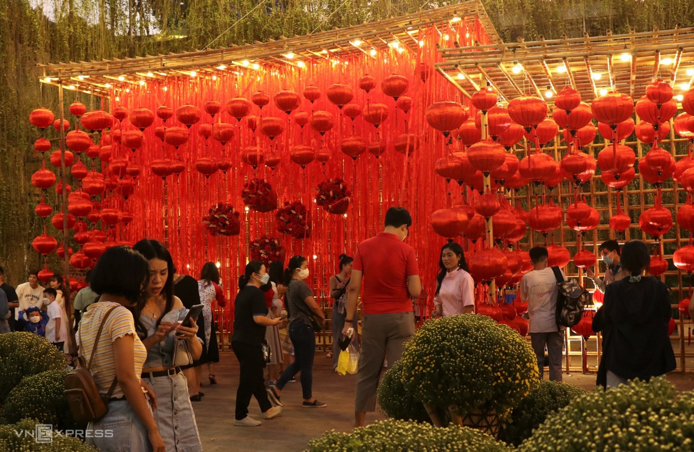 TSTtourist-pho-ong-do-tp-hcm-dong-khach-truoc-tet-7