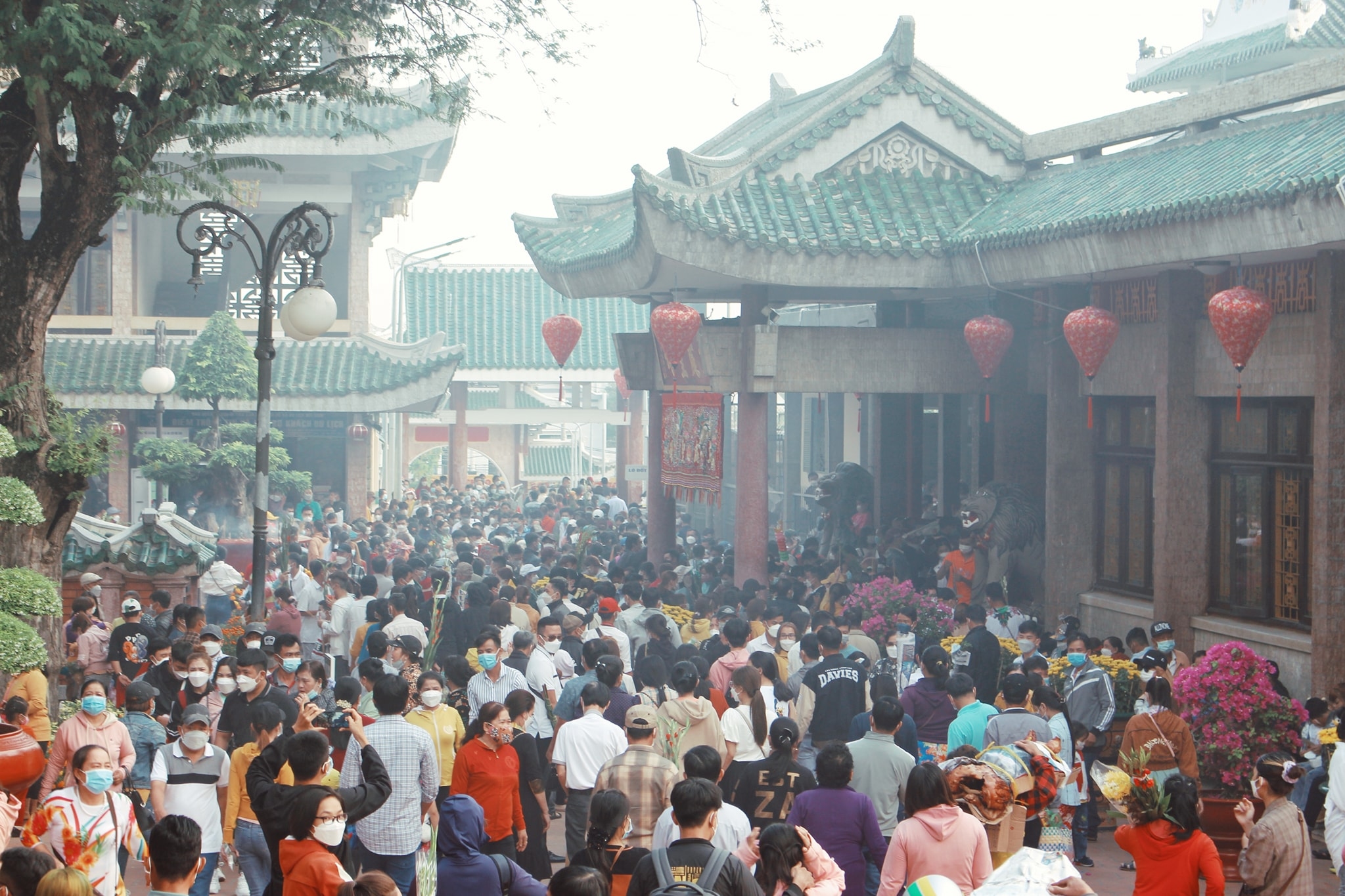 TSTtourist-du-lich-noi-dia-soi-dong-dip-tet-3