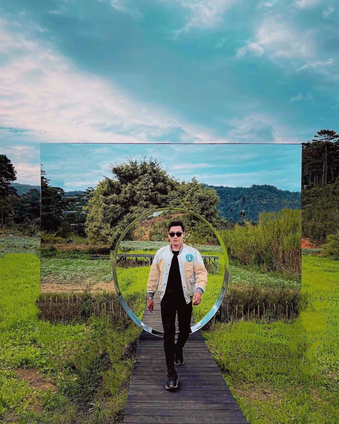 TSTtourist-chiec-guong-xuyen-khong-o-da-lat-1