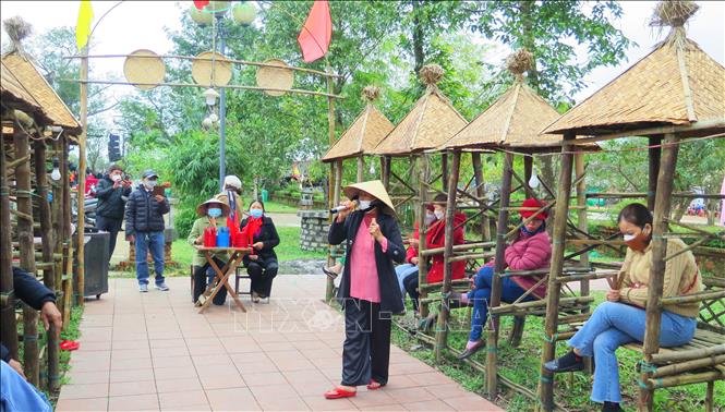 TSTtourist-thi-xa-huong-thuy-phat-trien-du-lich-cong-dong-thanh-nganh-du-lich-chu-dao-3