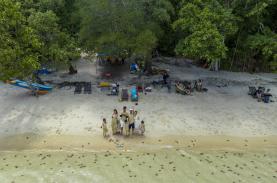 Bãi biển hoang sơ thu hút du khách ở Phú Quốc