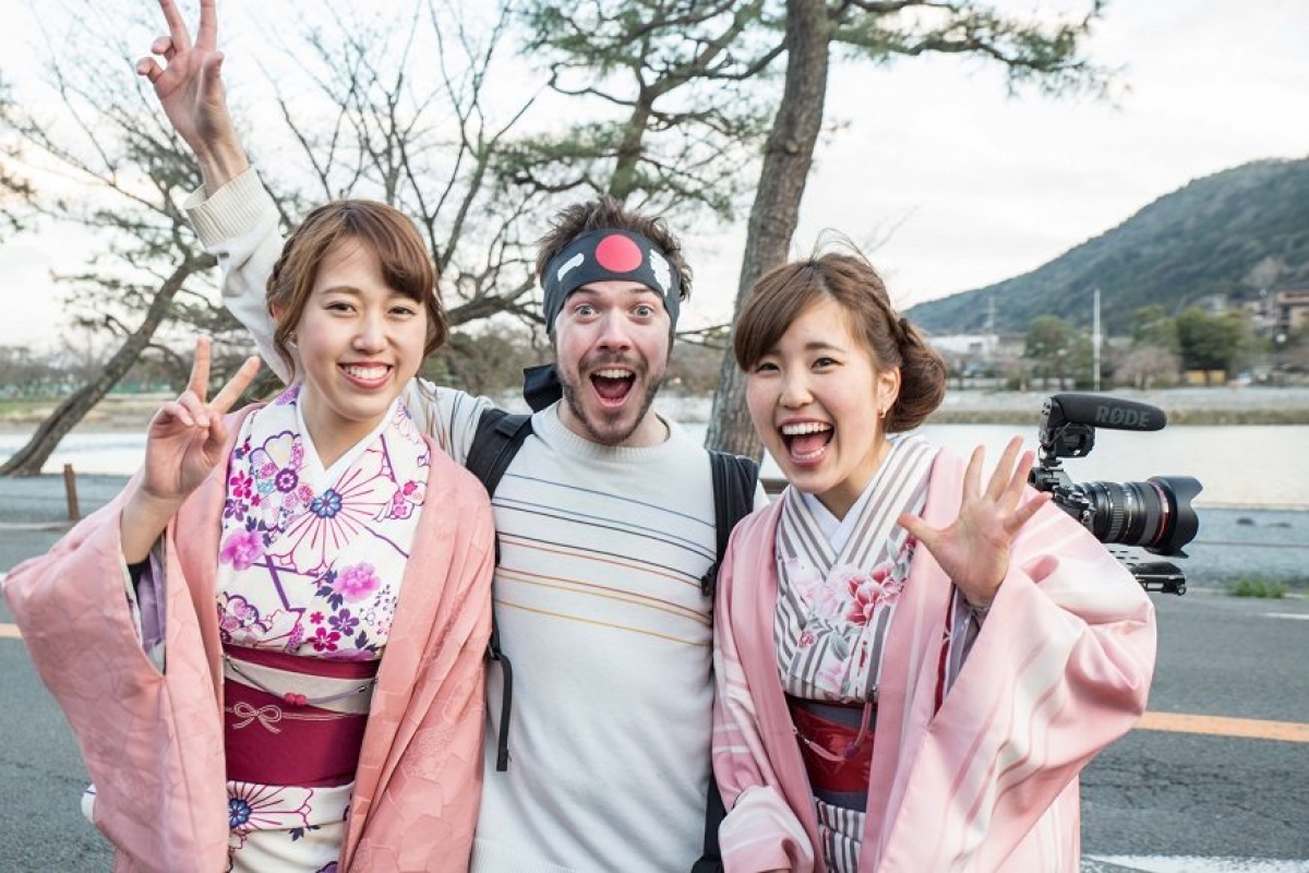 TSTtourist-5-ly-do-tai-sao-di-du-lich-nuoc-ngoai-la-quan-trong-doi-voi-nguoi-tre-2