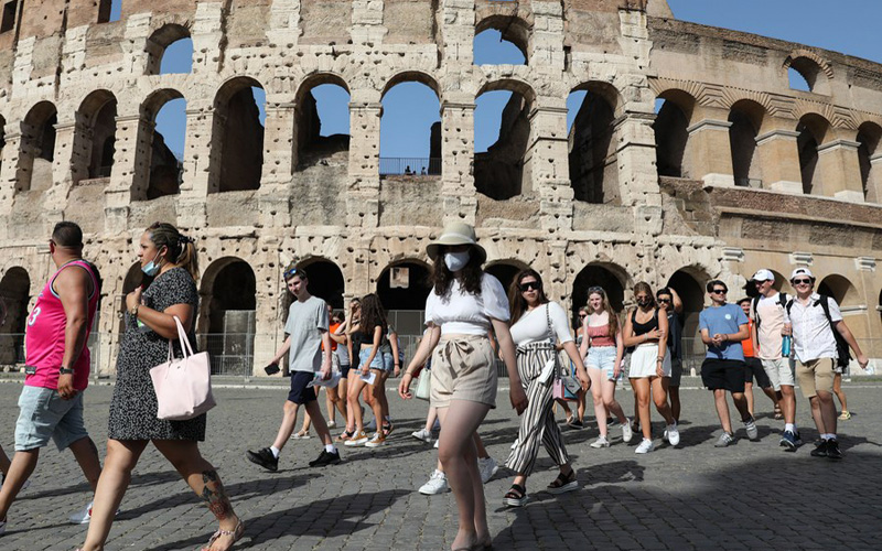 tsttourist-chau-au-no-luc-cuu-van-mua-du-lich-he-1