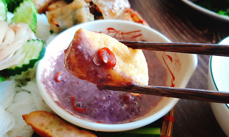 TSTtourist-8-mon-mam-dac-san-khong-lam-tu-ca-1