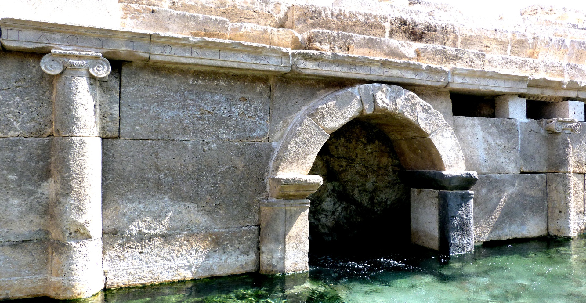 TSTtourist-bi-an-nghin-nam-cong-vao-dia-nguc-o-tho-nhi-ky-3