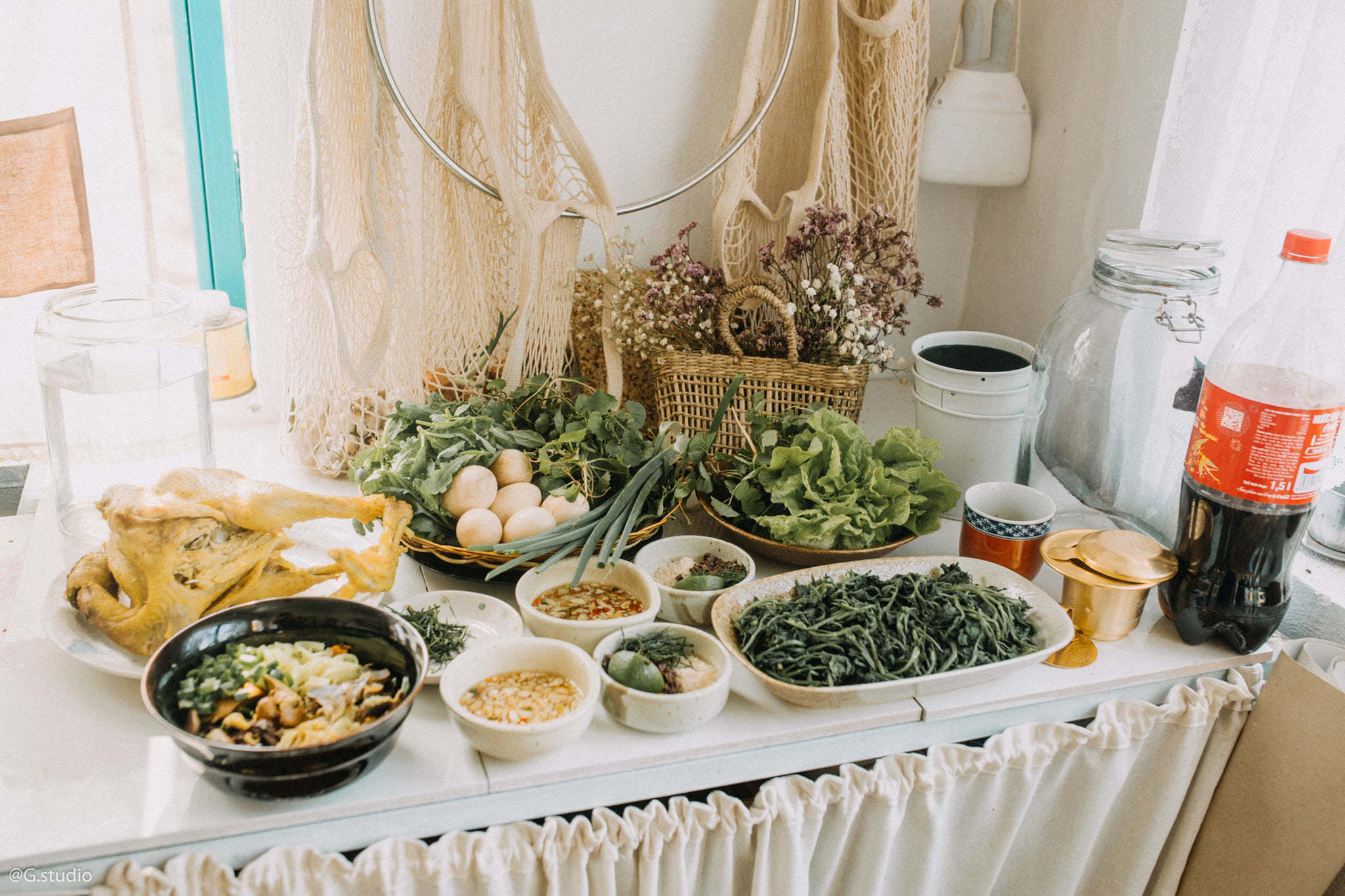 TSTtourist-vo-chong-thanh-hoa-bo-pho-ve-ngon-doi-khong-dien-luoi-lam-ngoi-nha-dep-nhu-homestay-da-lat-12