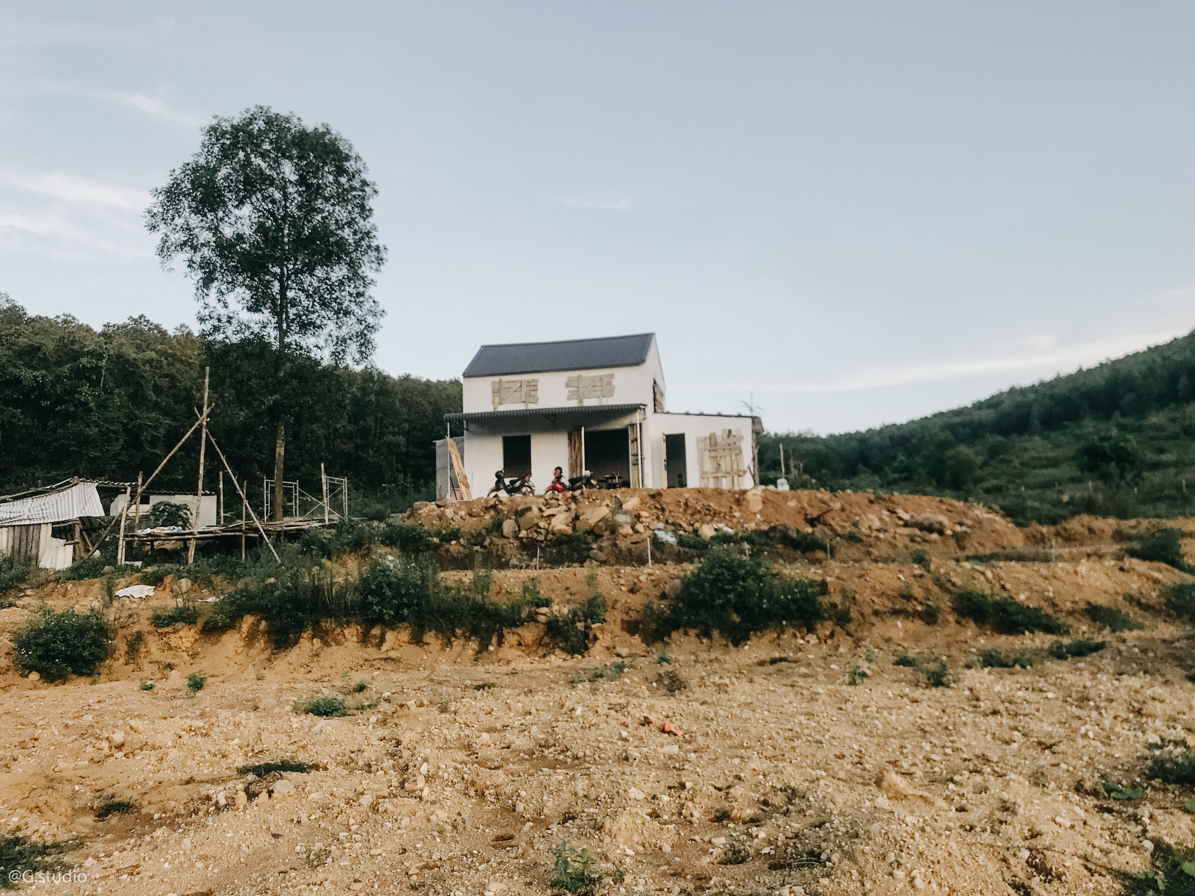 TSTtourist-vo-chong-thanh-hoa-bo-pho-ve-ngon-doi-khong-dien-luoi-lam-ngoi-nha-dep-nhu-homestay-da-lat-4