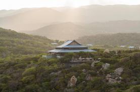 Năm khu nghỉ cao cấp bên vịnh biển