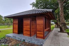 Nhà vệ sinh công cộng kiêm quán cà phê ở Huế