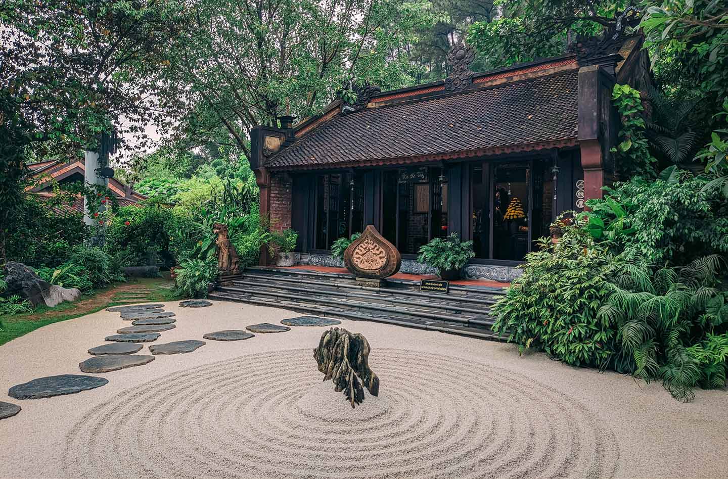 Vẻ đẹp “bất nhiễm bụi trần” của ngôi cổ tự Địa Tạng Phi Lai