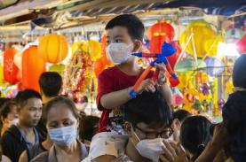 Phố lồng đèn Sài Gòn nhộn nhịp