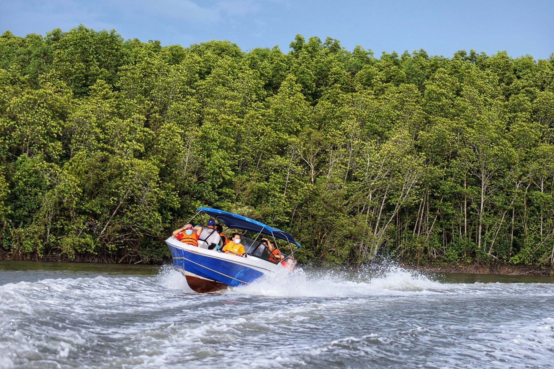 TSTtourist-mot-ngay-kham-pha-ap-lam-muoi-o-ngoai-o-tp-hcm-2