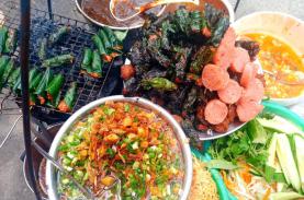 Gánh bánh mì bò lá lốt 'chạy lòng vòng'