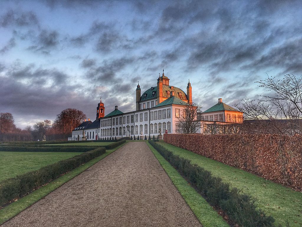 TSTtourist-8-lau-dai-dep-nhat-dan-mach-5