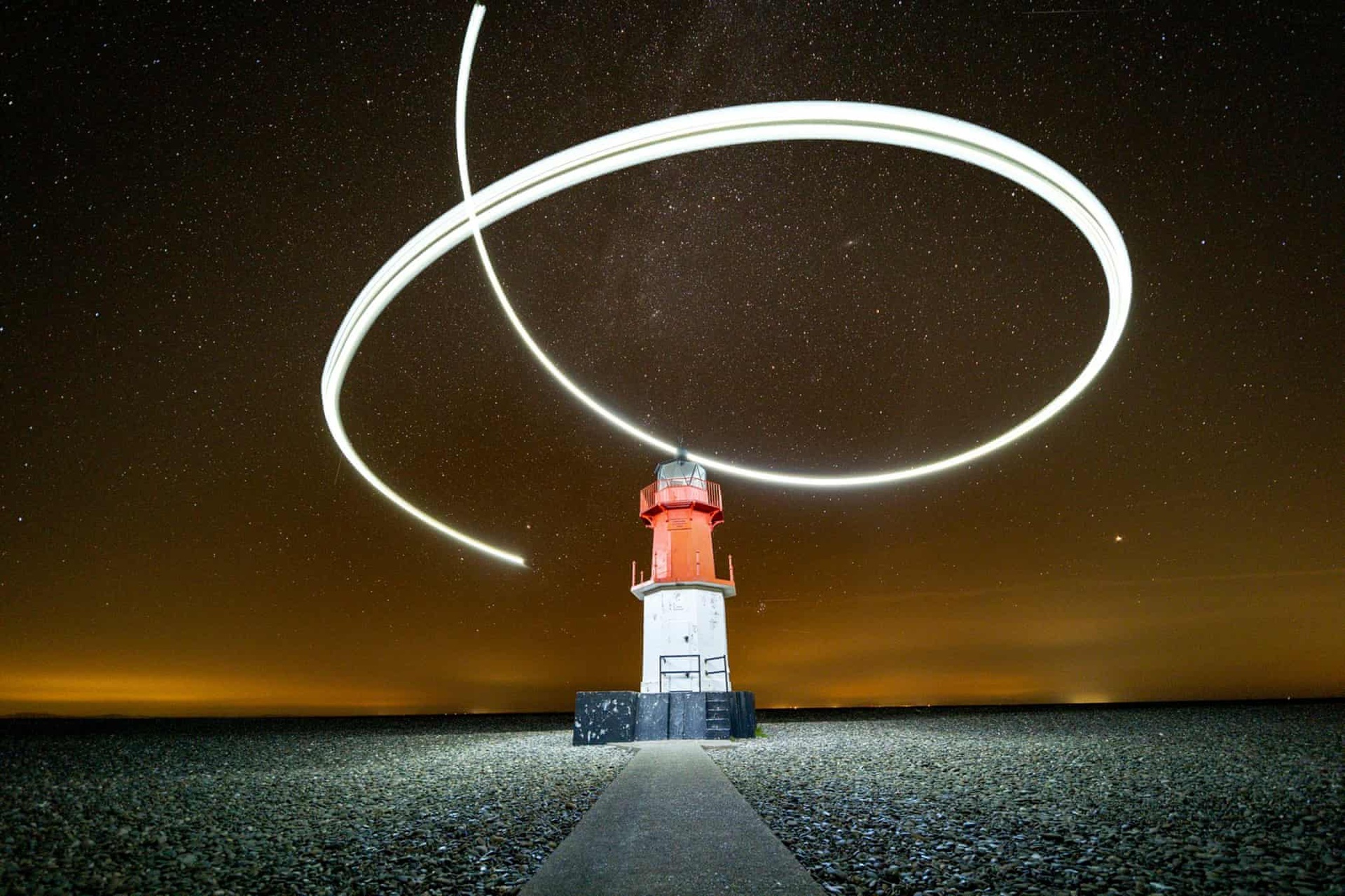 TSTtourist-choi-voi-anh-sang-tren-hon-ngoc-cua-bien-ca-2_1