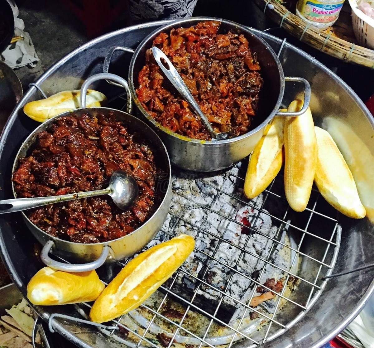 Bánh mì Trường Tiền nức tiếng xa gần