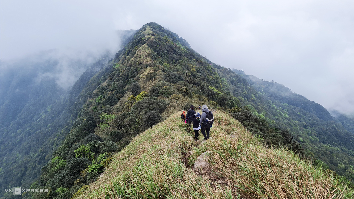 TSTtourist-5-cung-leo-nui-mien-bac-cho-ngay-dau-nam-2022-1