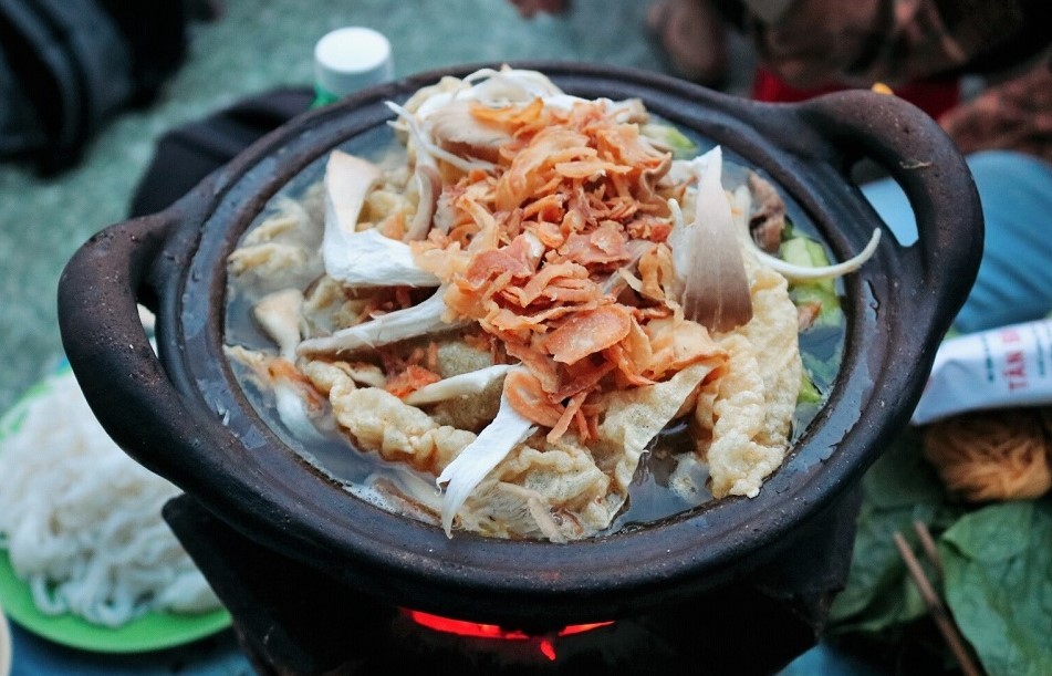 tsttourist-6-quan-lau-ngon-cho-ngay-sai-gon-se-lanh-4