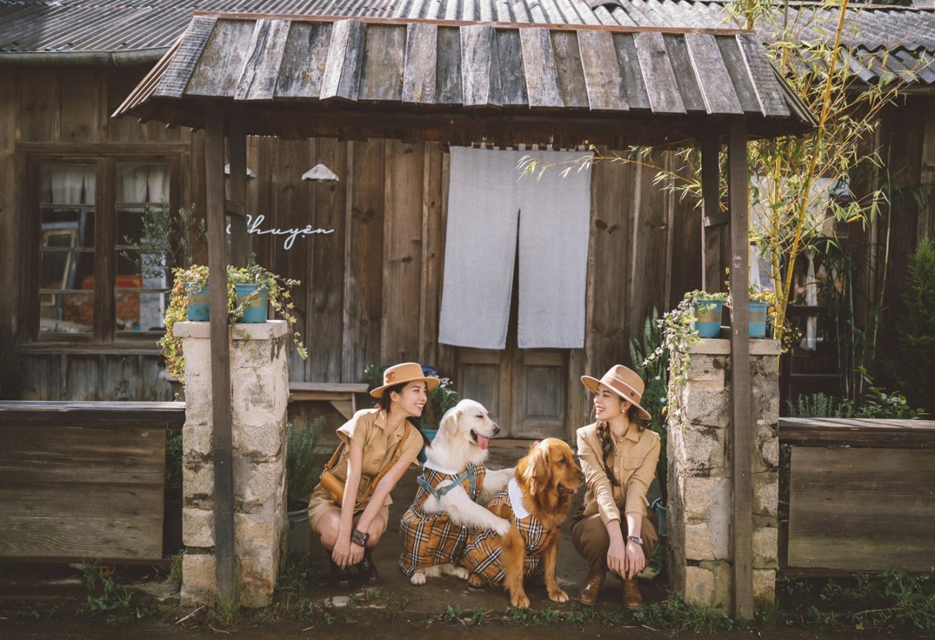 TSTtourist-doi-ban-than-12-nam-cung-nhau-di-khap-viet-nam-1