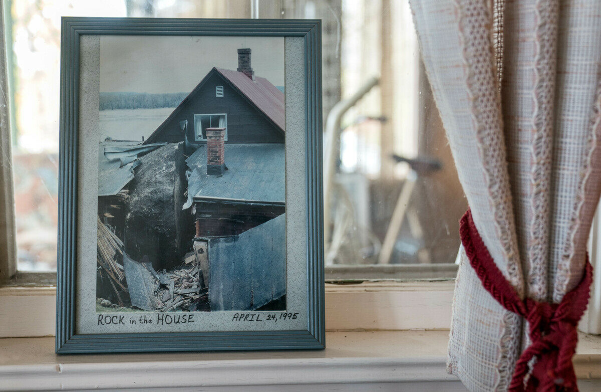 TSTtourist-ngoi-nha-bi-tang-da-bo-doi-7